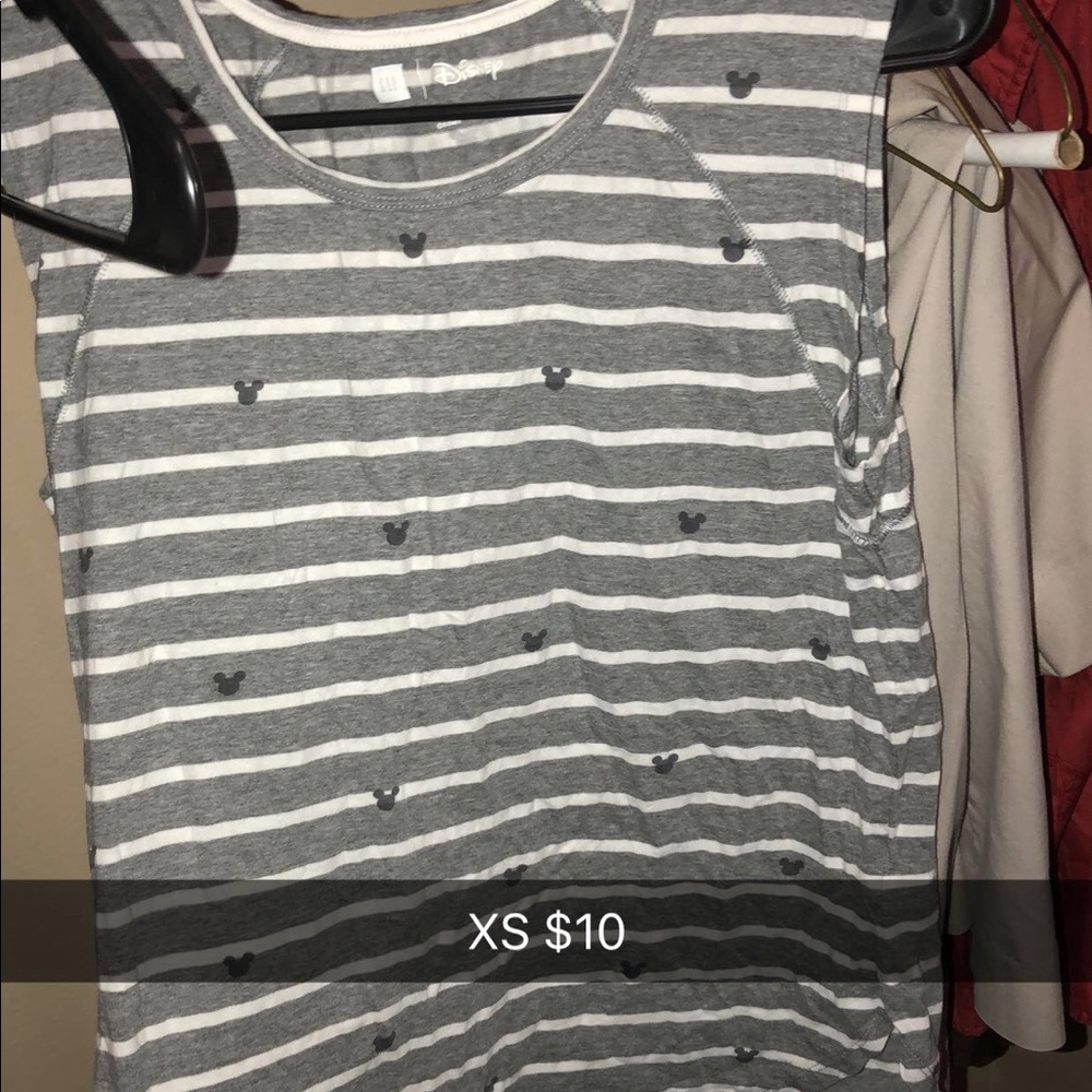 GAP Disney top